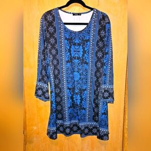 Black and Blue Tapestry Patter. Tunic Top